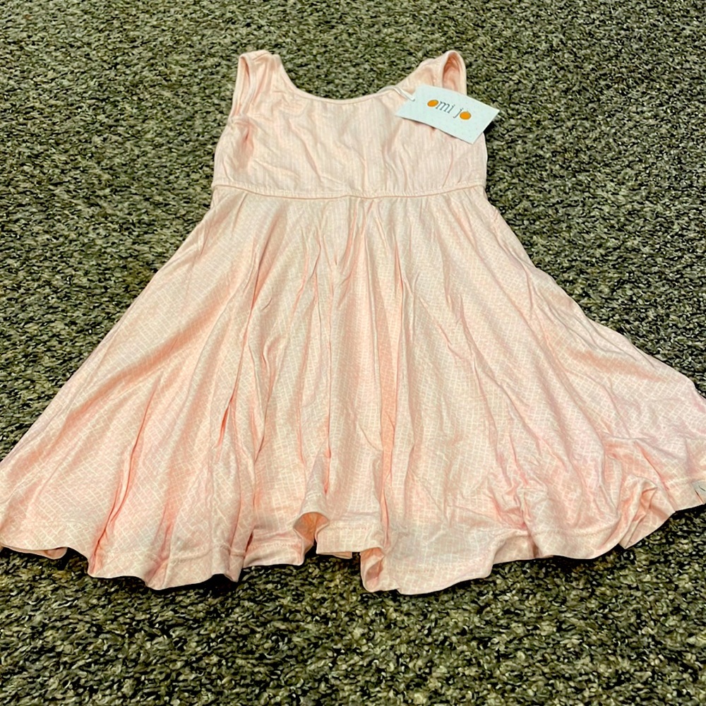 Omi jo . Well dressed wolf . Empire dress